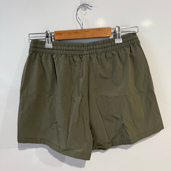 NWT Outdoor Voices Doing Things Green Shorts - Picture 3 of 7